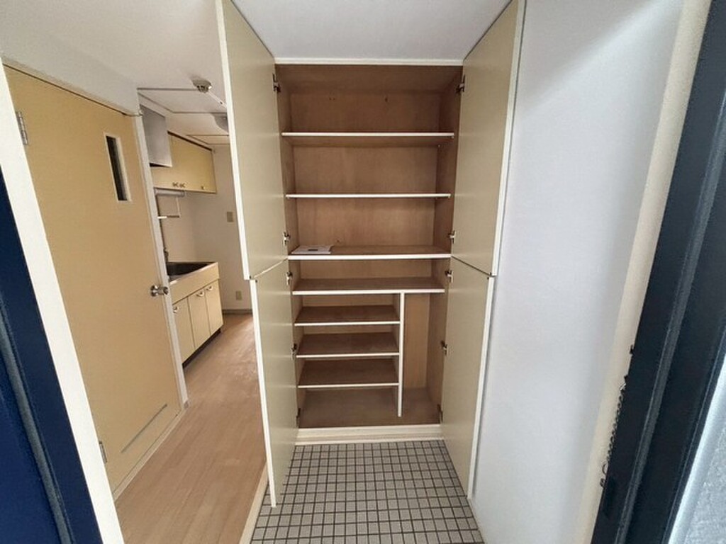 (6/25) 玄関 (6/25) 玄関