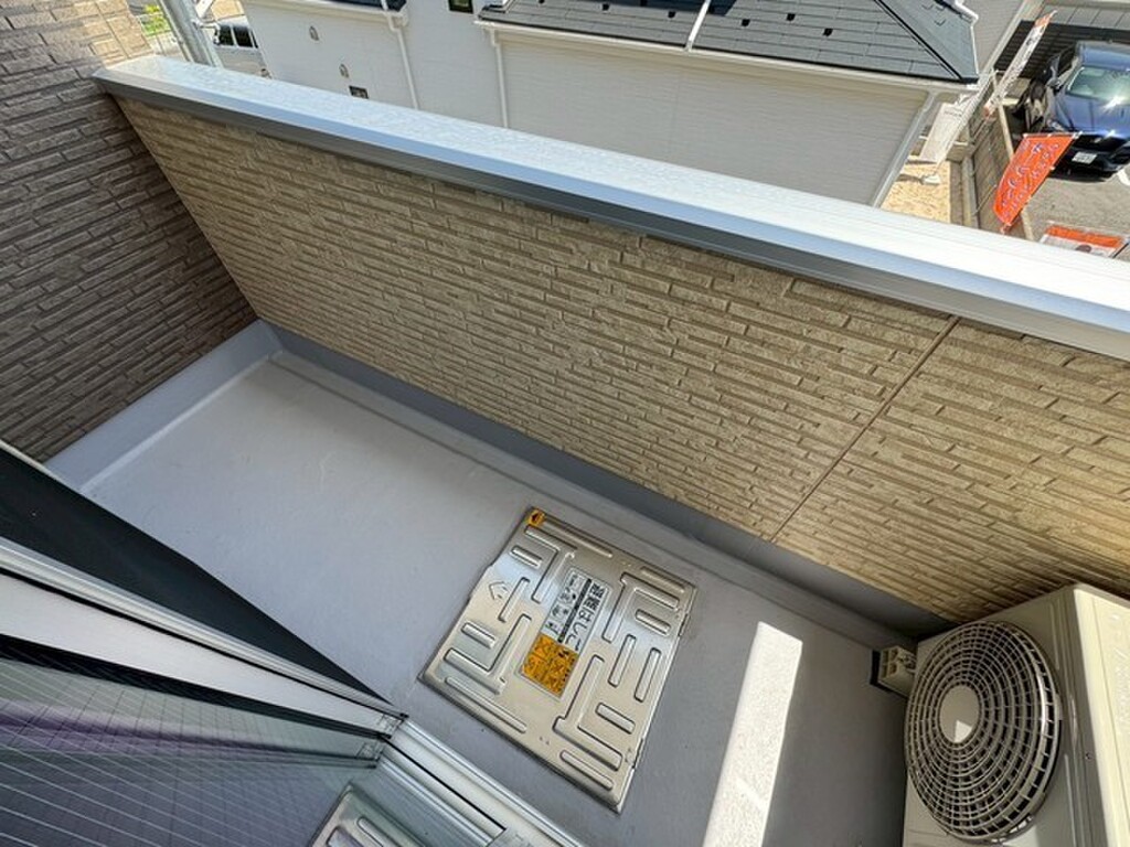 (13/20) バルコニー