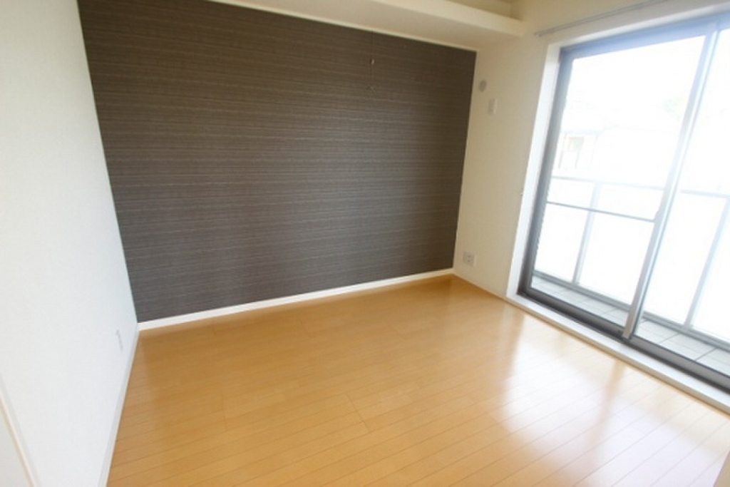 (8/19) ※別室の写真を使用しております※