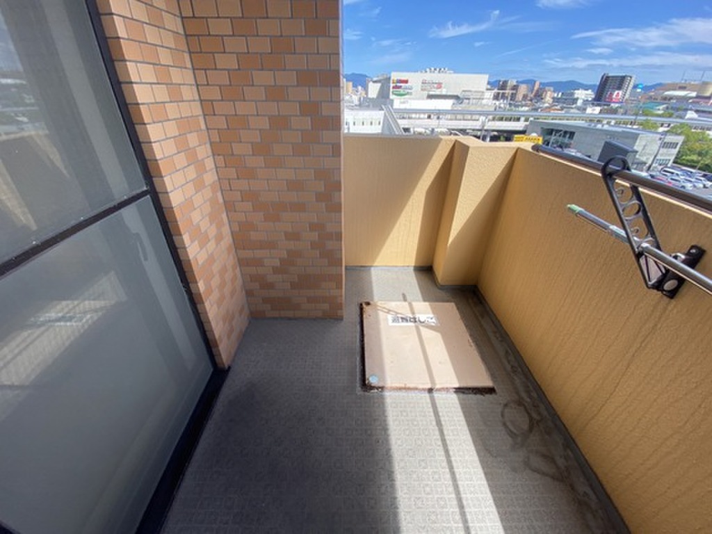 (10/23) バルコニー (10/23) バルコニー