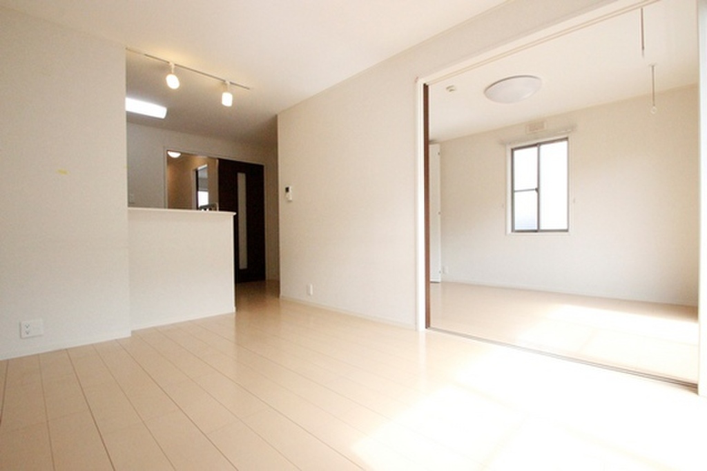 (2/25) 居室・リビング (2/25) 居室・リビング