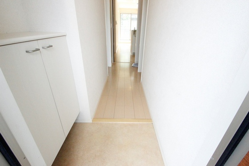 (8/25) 玄関 (8/25) 玄関