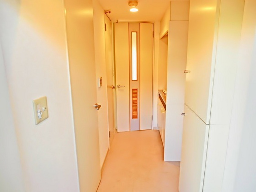 (8/22) 玄関 (8/22) 玄関