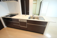 他部屋の写真を使用しております。