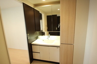 他部屋の写真を使用しております。