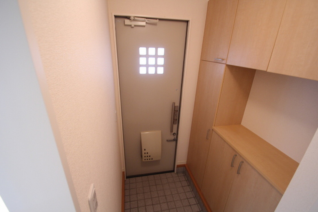 (8/24) 玄関 (8/24) 玄関