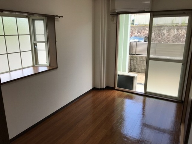 ロイヤルタムラバラ館