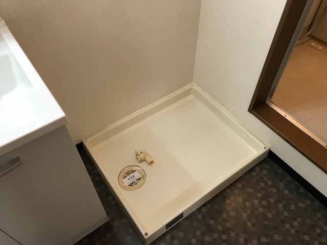 ロイヤルタムラバラ館