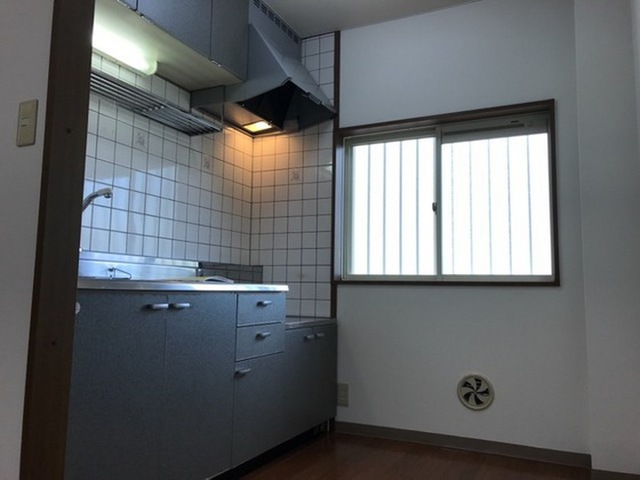 ロイヤルタムラバラ館