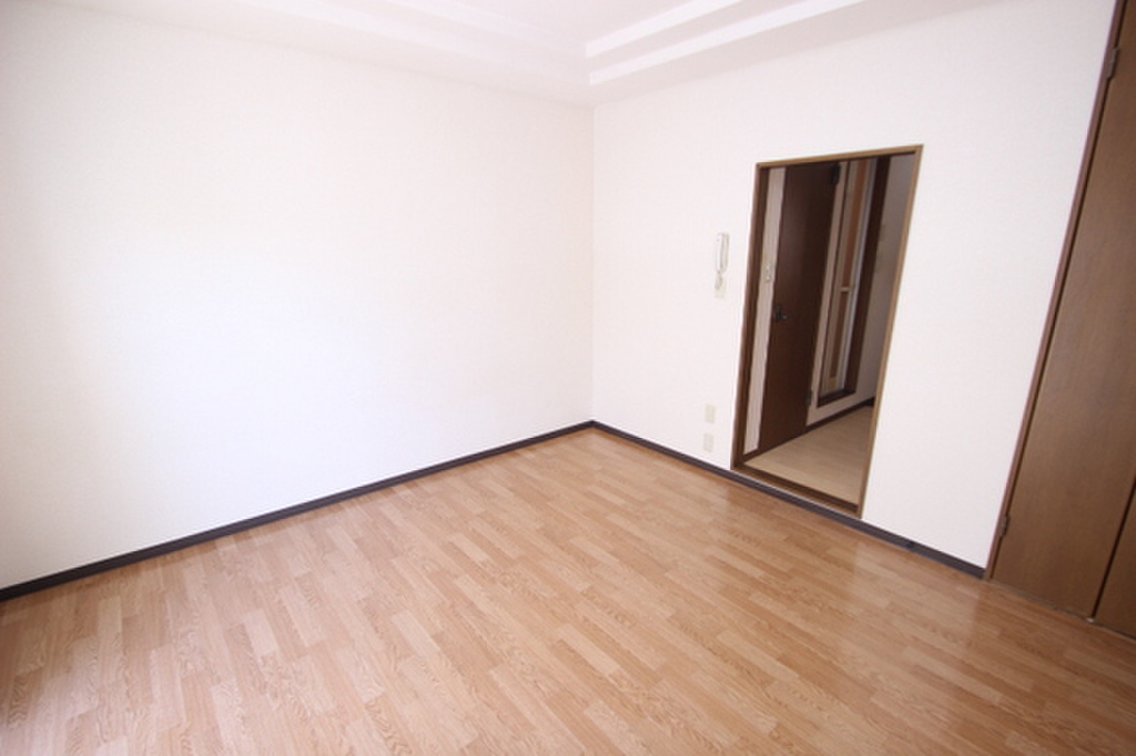 (8/25) 居室・リビング (8/25) 居室・リビング