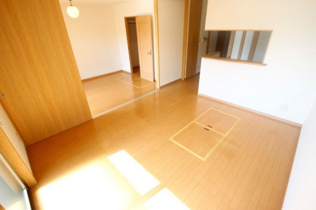 (2/26) 居室・リビング (2/26) 居室・リビング