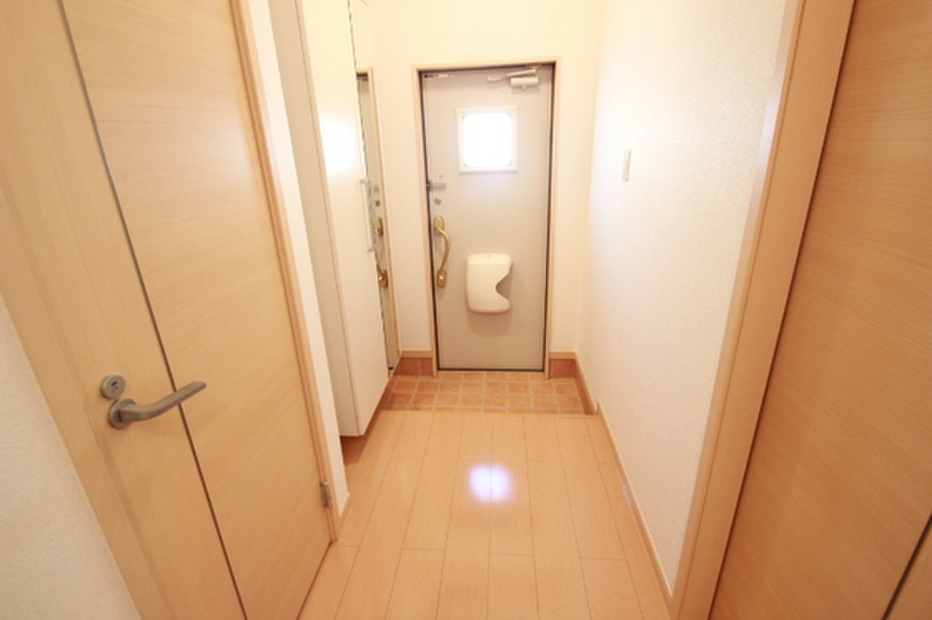 (8/24) 玄関 (8/24) 玄関