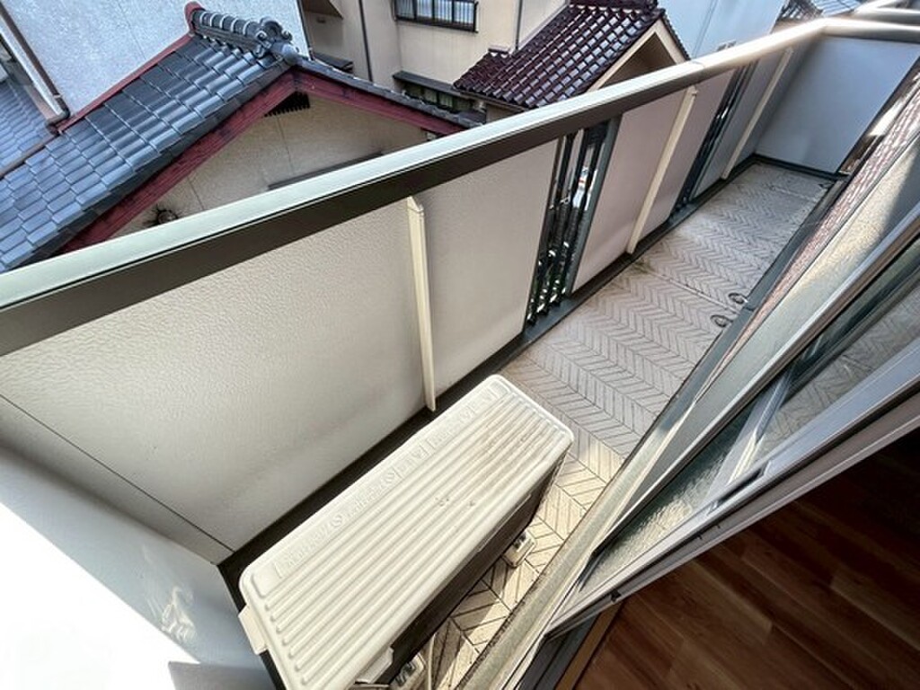 (13/23) バルコニー