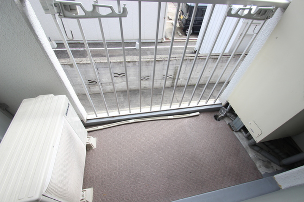 (13/22) バルコニー