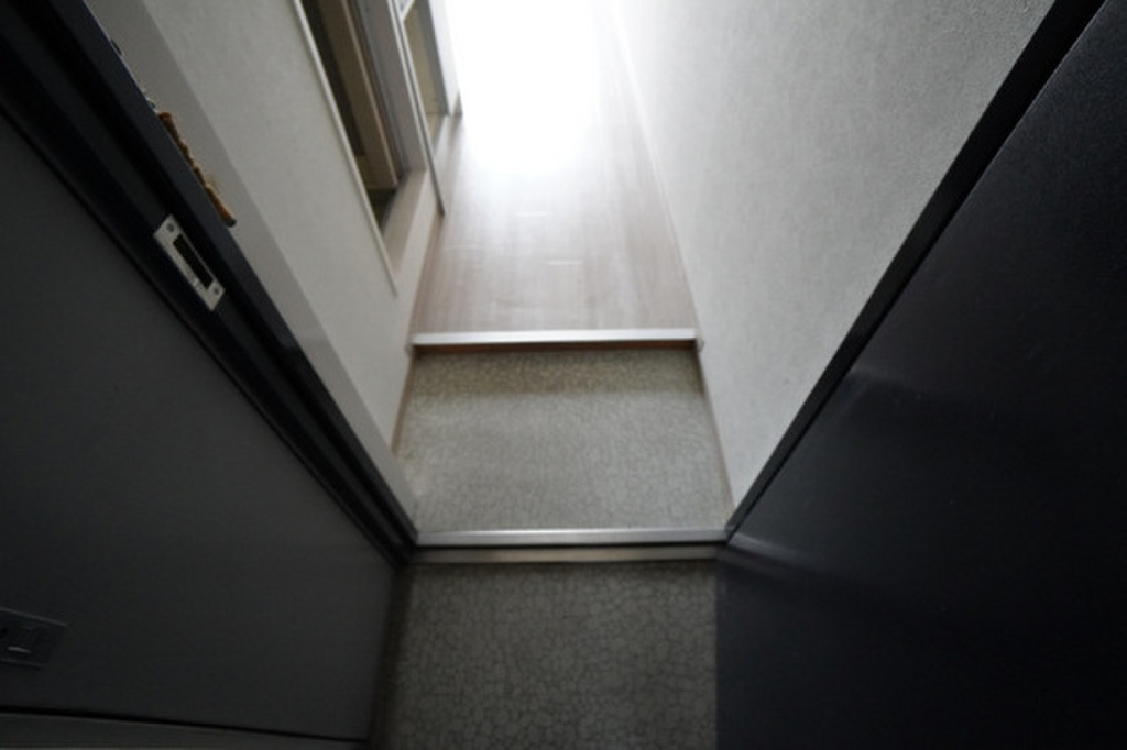 (8/20) 玄関 (8/20) 玄関