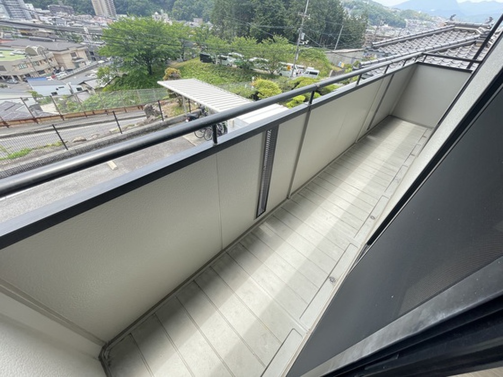 (13/24) バルコニー (13/24) バルコニー
