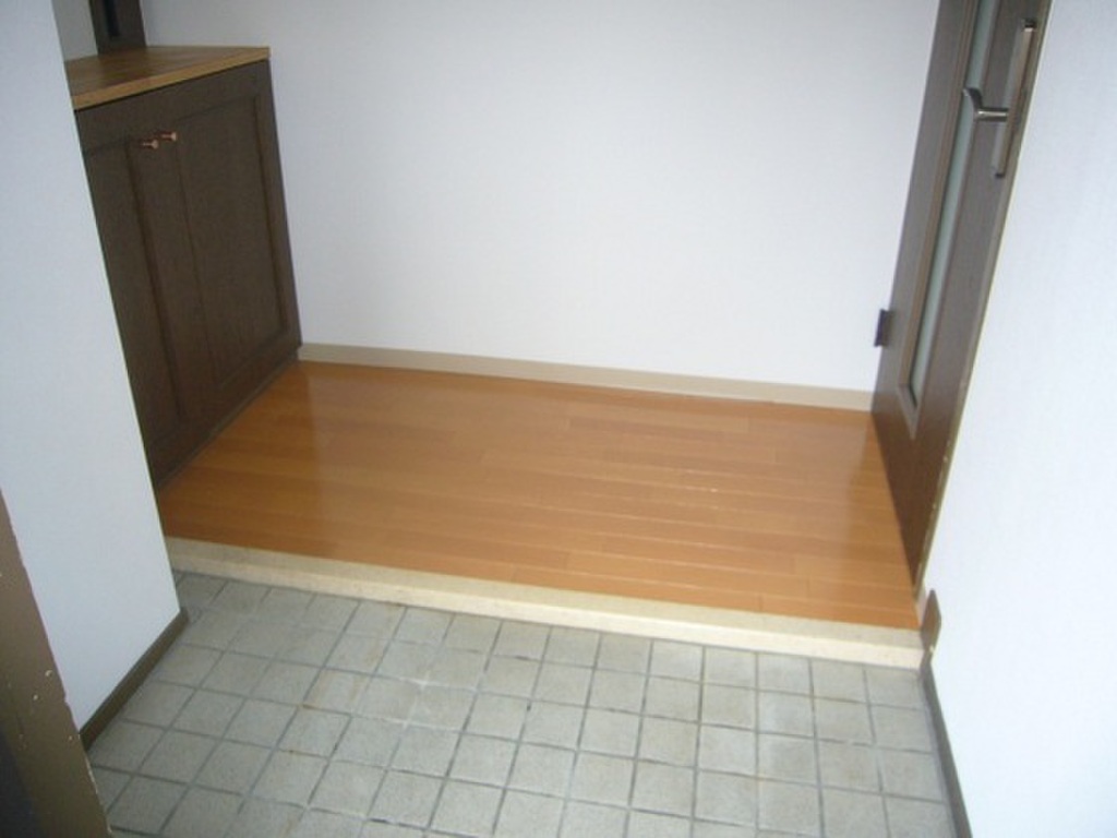 (8/21) 玄関 (8/21) 玄関