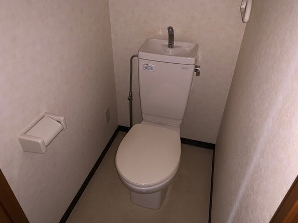 (8/22) トイレ (8/22) トイレ