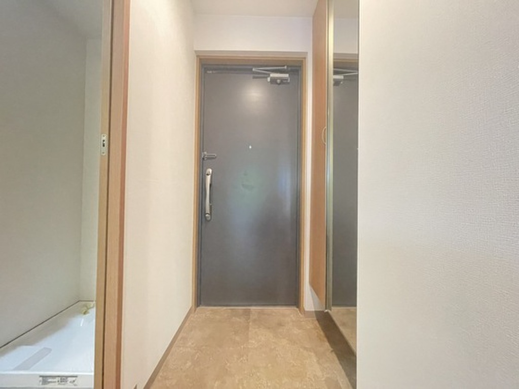 (8/23) 玄関 (8/23) 玄関