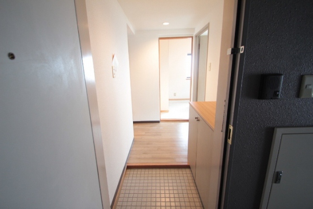 (13/31) 玄関 (13/31) 玄関