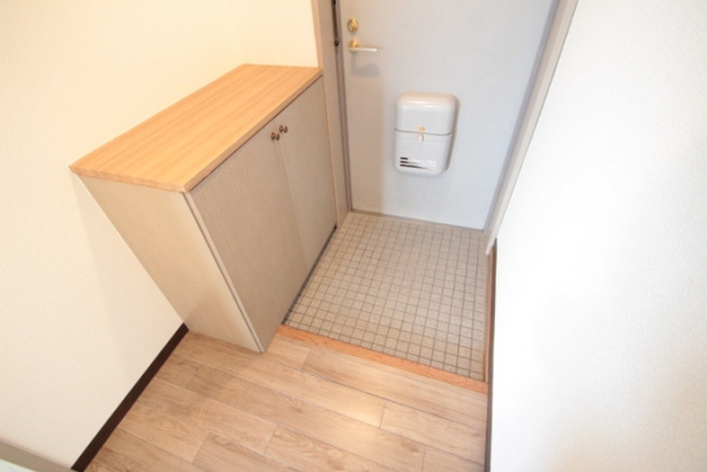 (9/31) 玄関 (9/31) 玄関