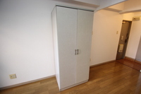 ※写真は別号室です