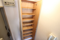 ※写真は別号室です