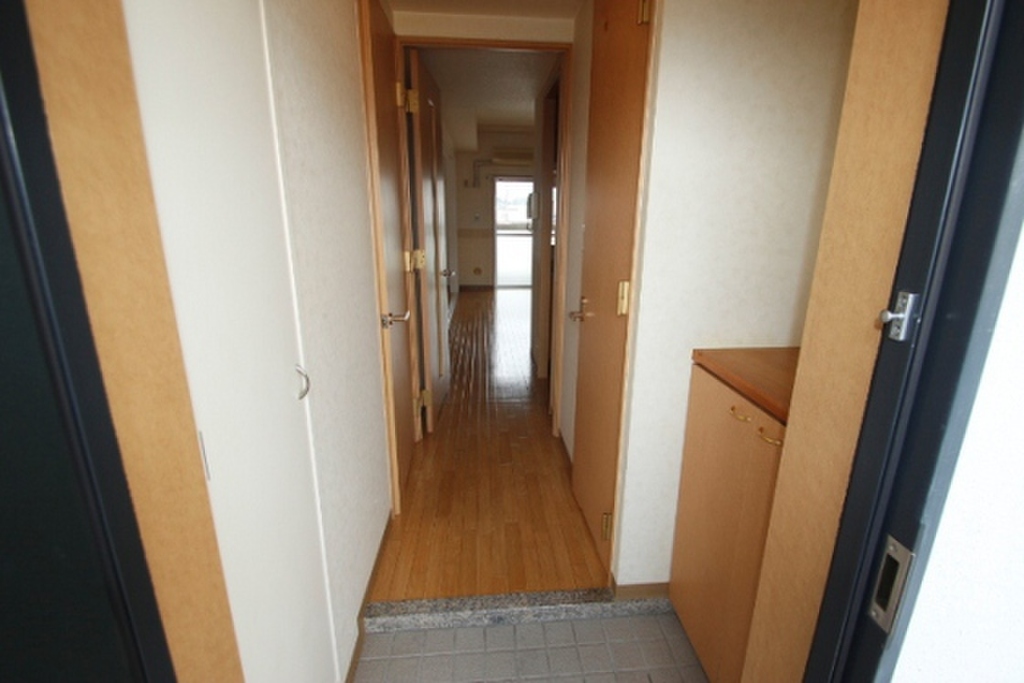 (9/25) 玄関 (9/25) 玄関