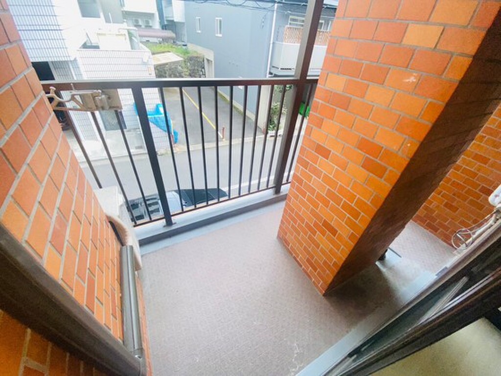 (10/20) バルコニー (10/20) バルコニー