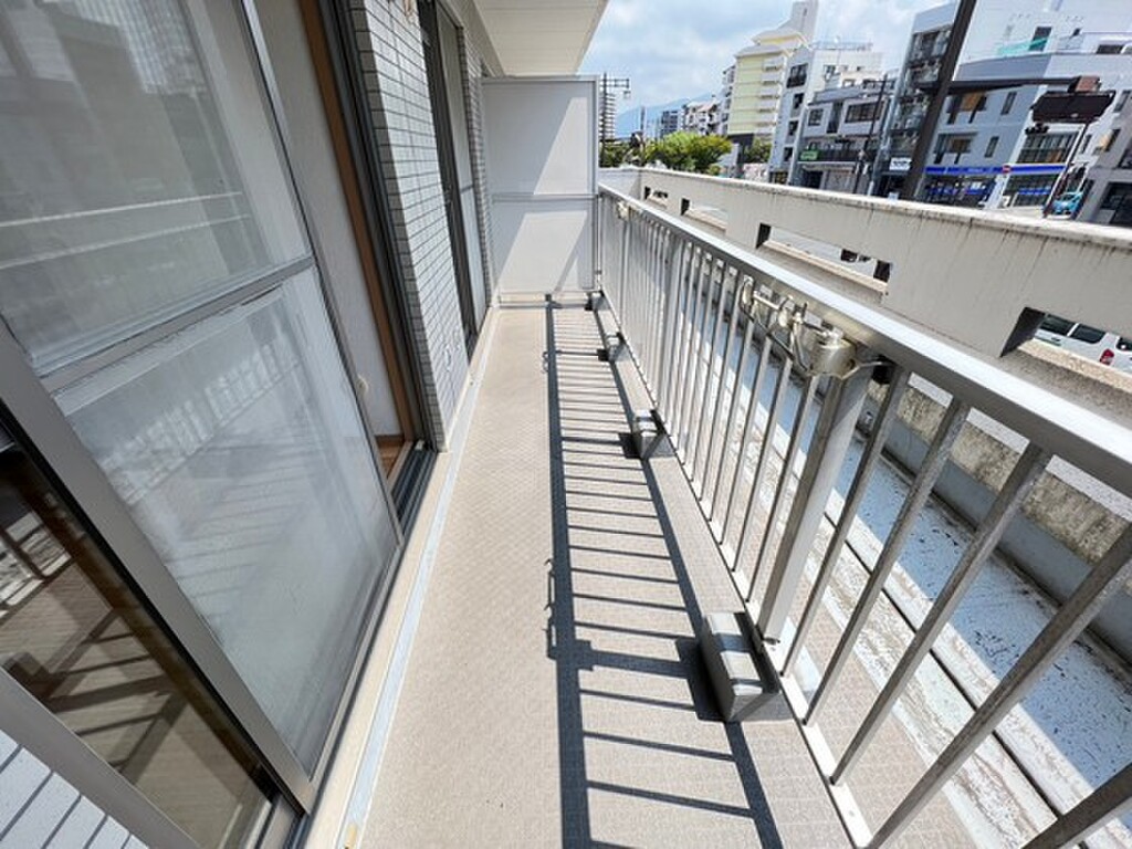 (2/23) バルコニー (2/23) バルコニー