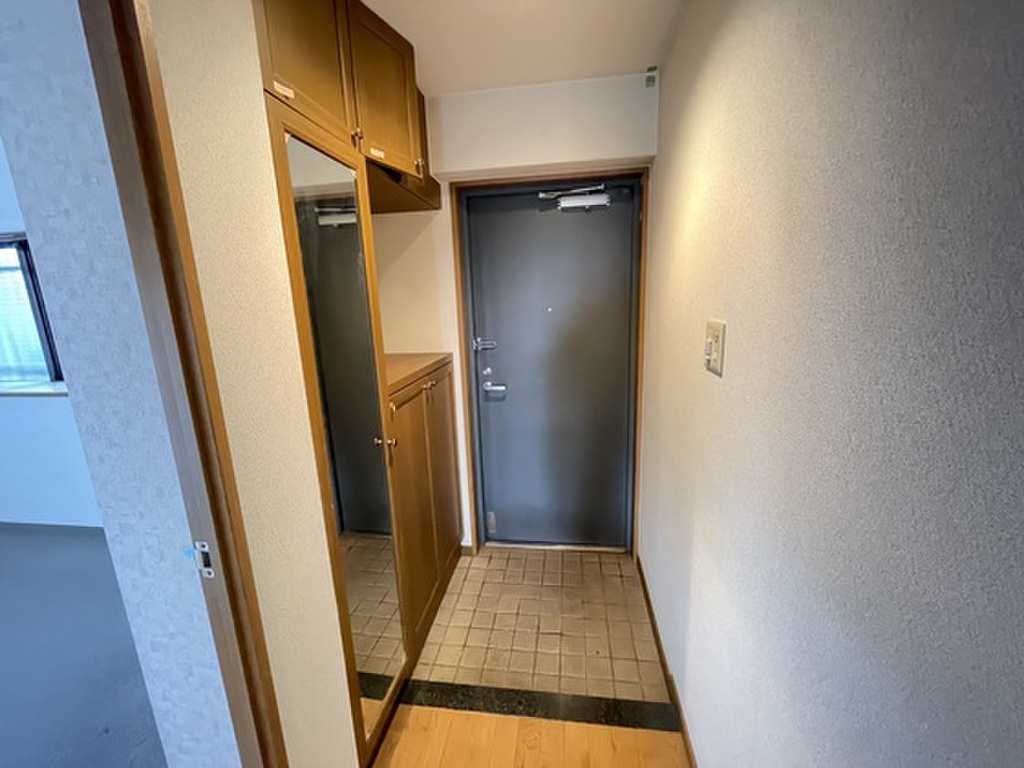 (9/25) 玄関 (9/25) 玄関