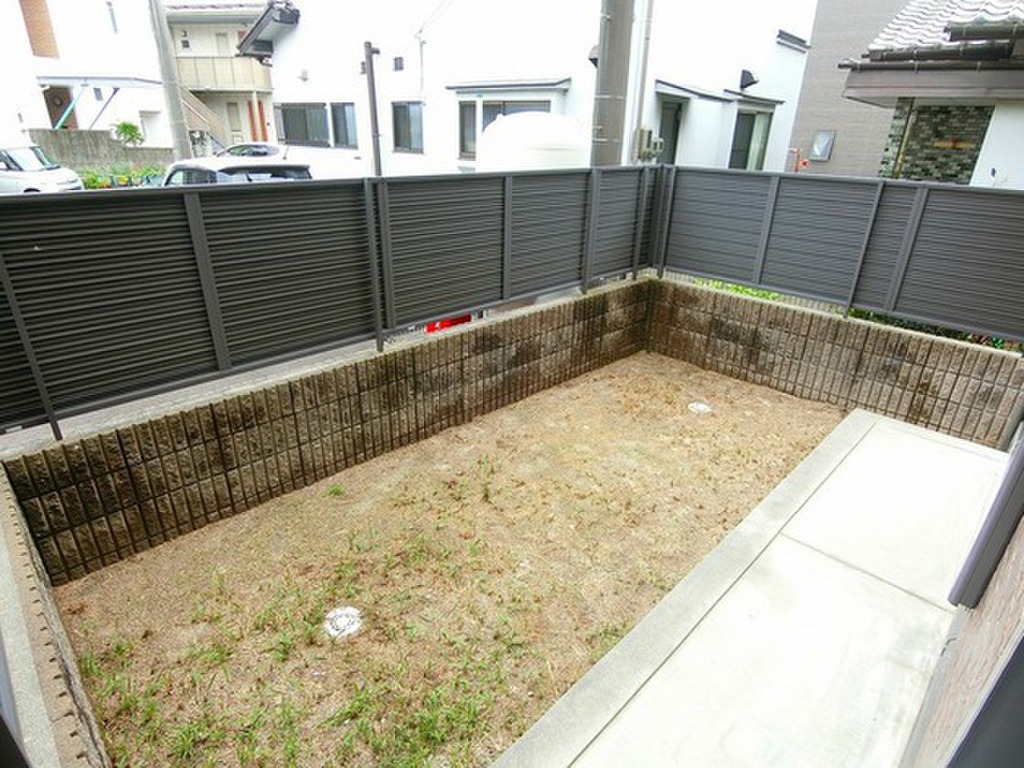 (13/24) 庭 (13/24) 庭