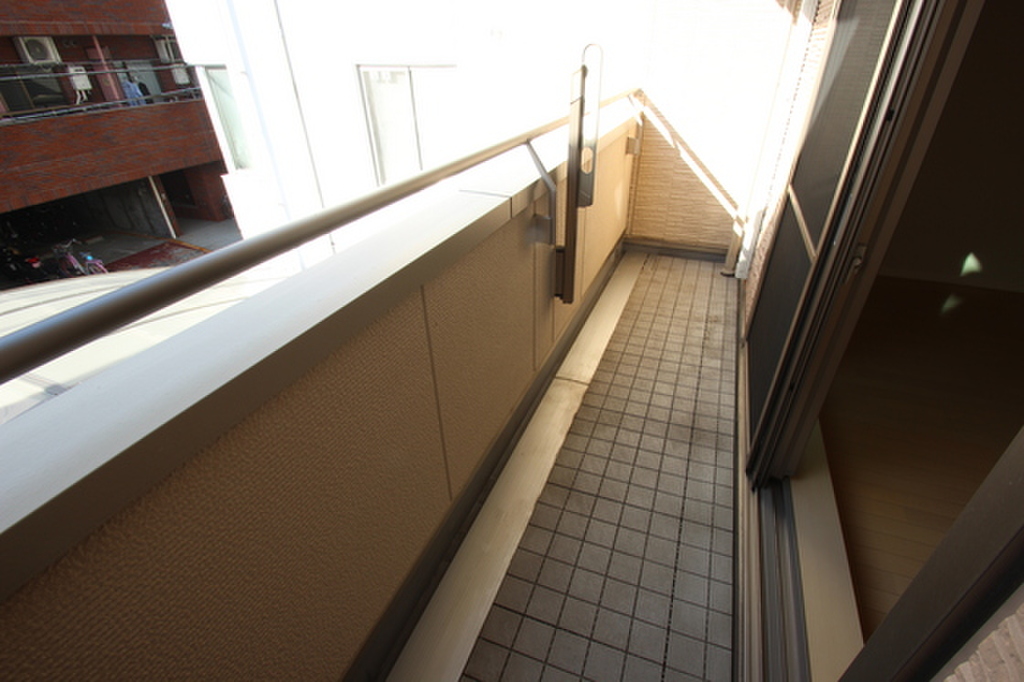 (11/25) バルコニー