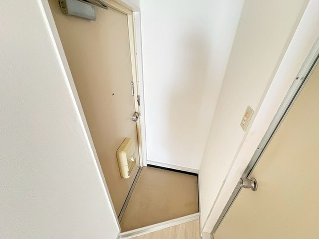 (8/20) 玄関 (8/20) 玄関