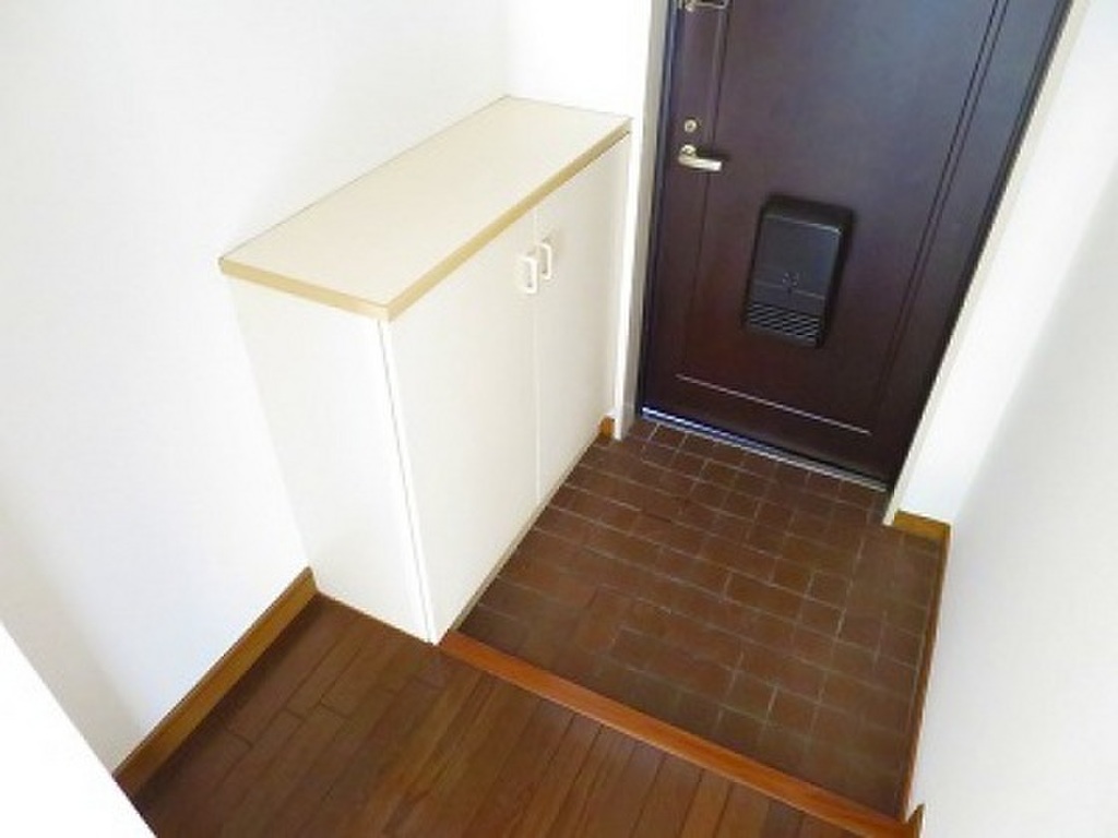 (10/18) 玄関 (10/18) 玄関