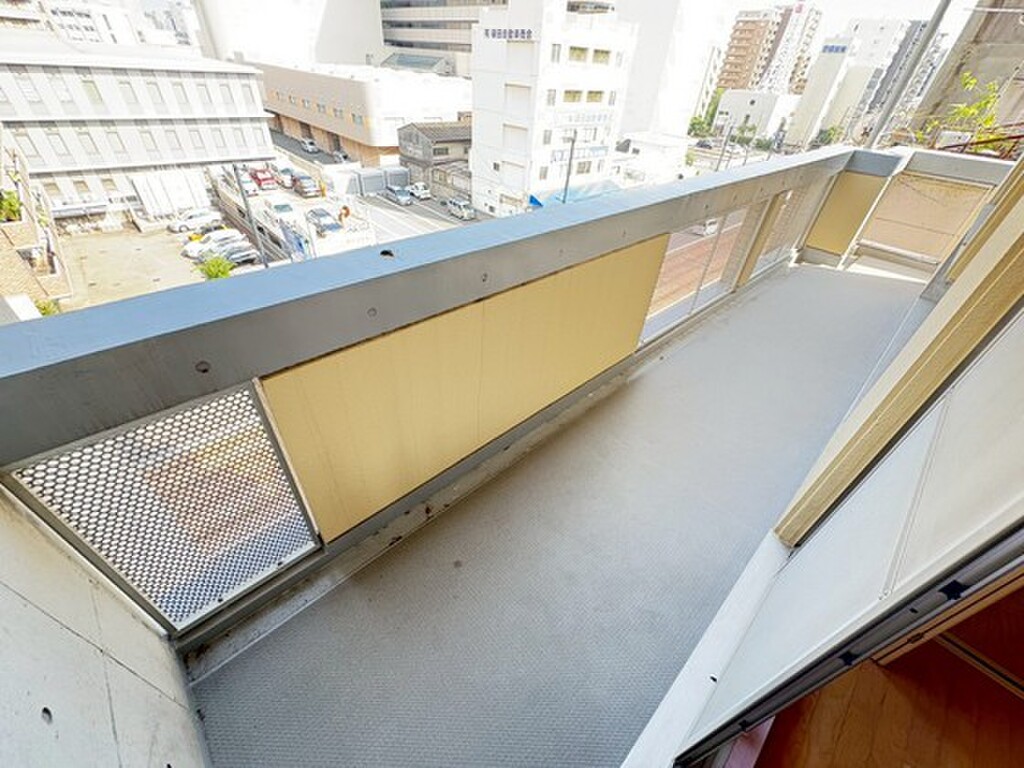 (13/22) バルコニー