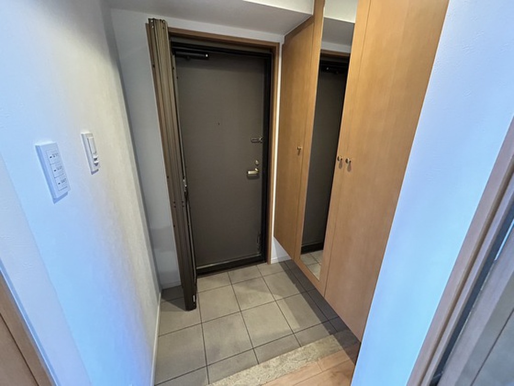 (8/26) 玄関 (8/26) 玄関