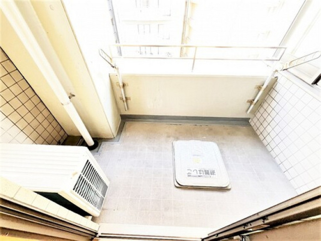 (11/22) バルコニー