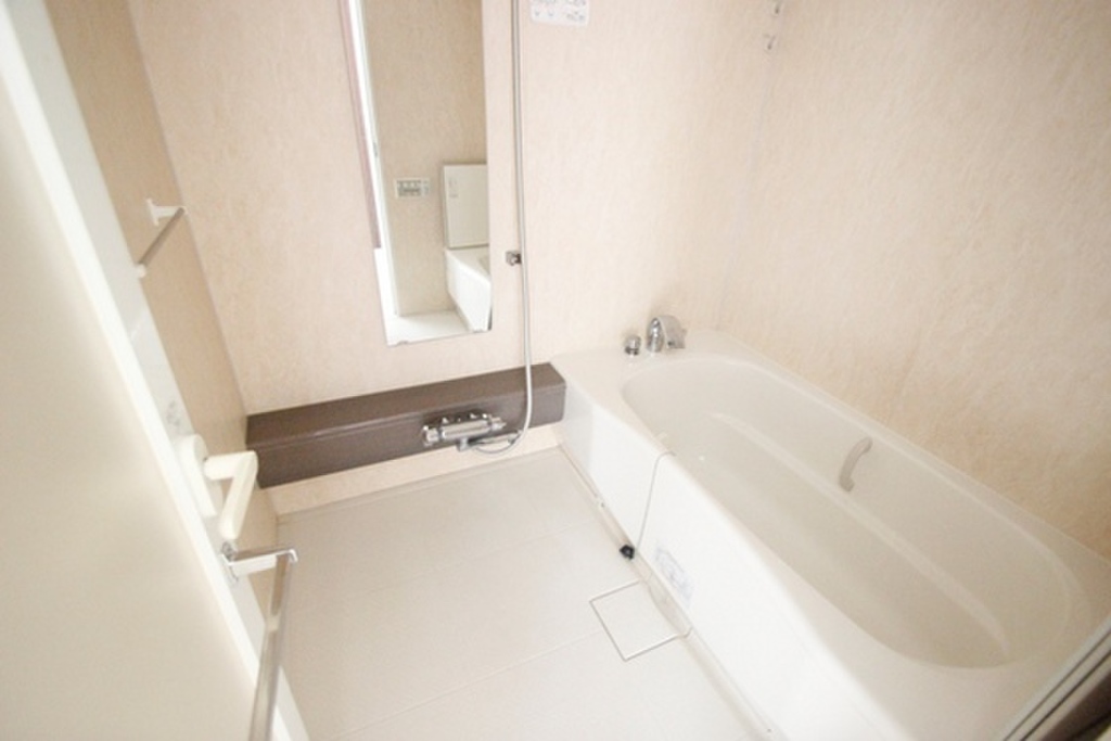 (4/32) バス (4/32) バス