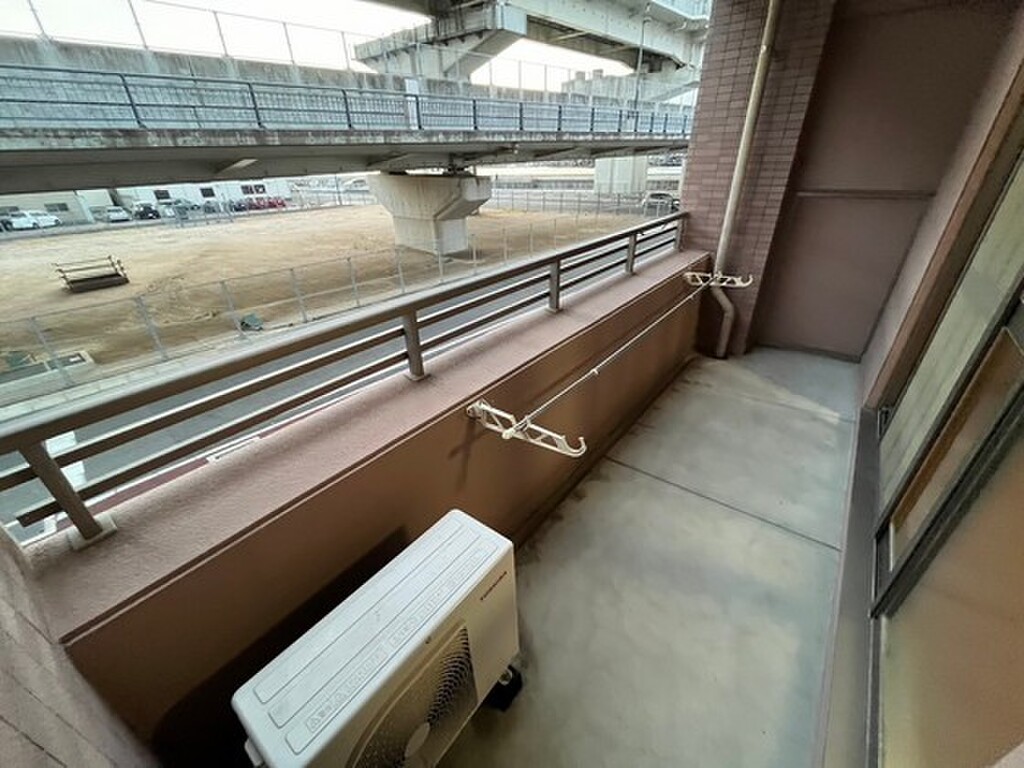 (13/24) バルコニー