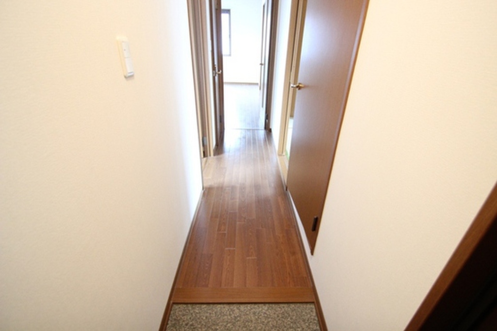 (8/24) 玄関 (8/24) 玄関