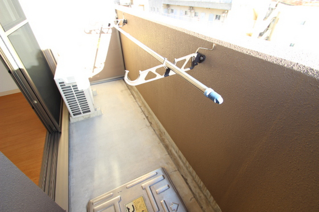 (13/23) バルコニー