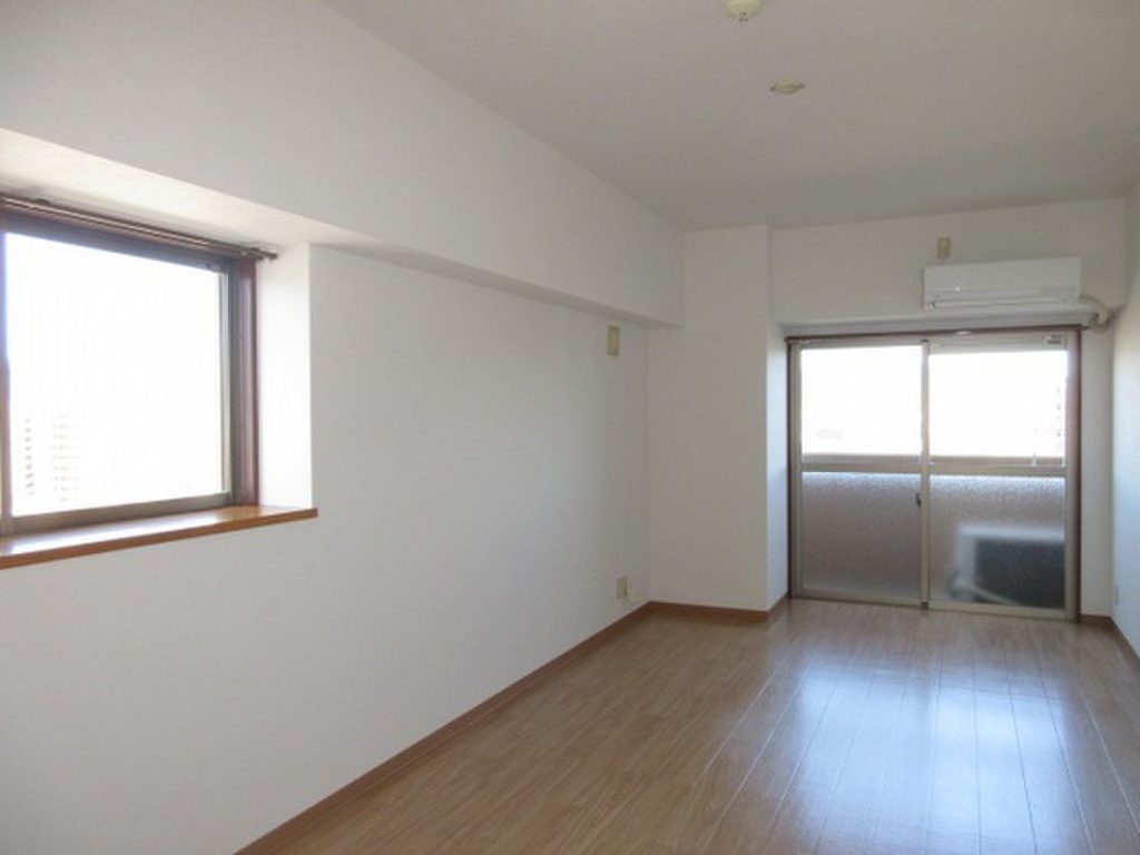 (2/18) 居室・リビング (2/18) 居室・リビング