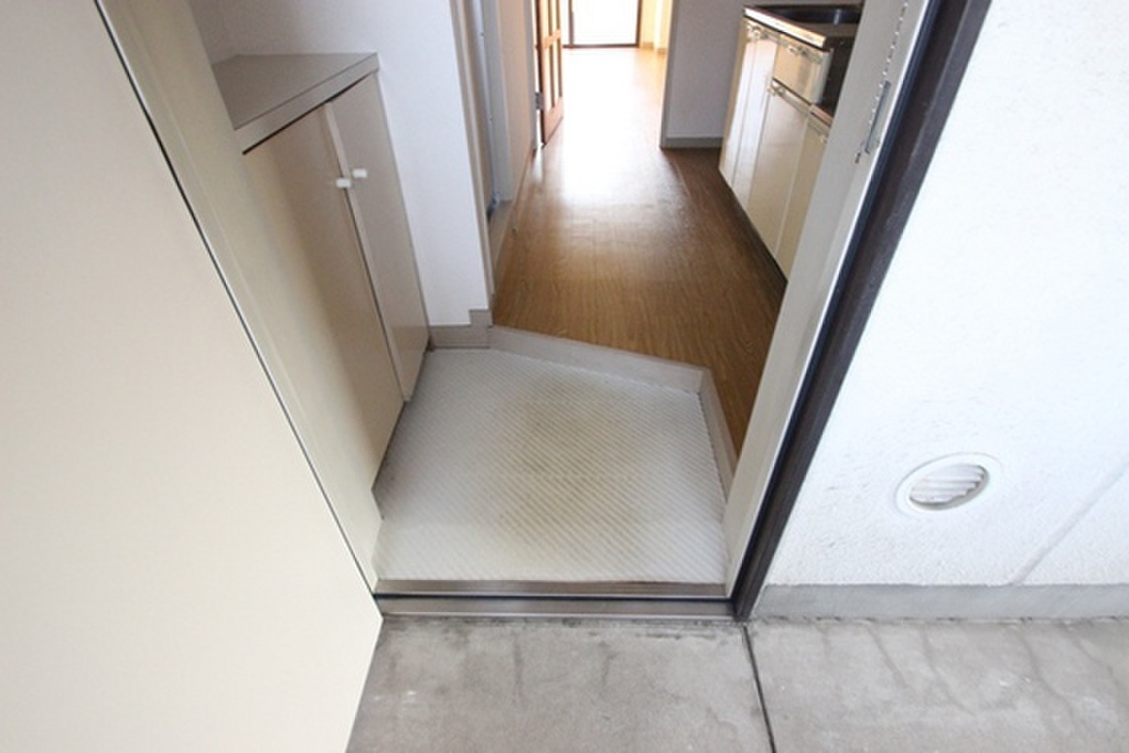 (8/24) 玄関 (8/24) 玄関