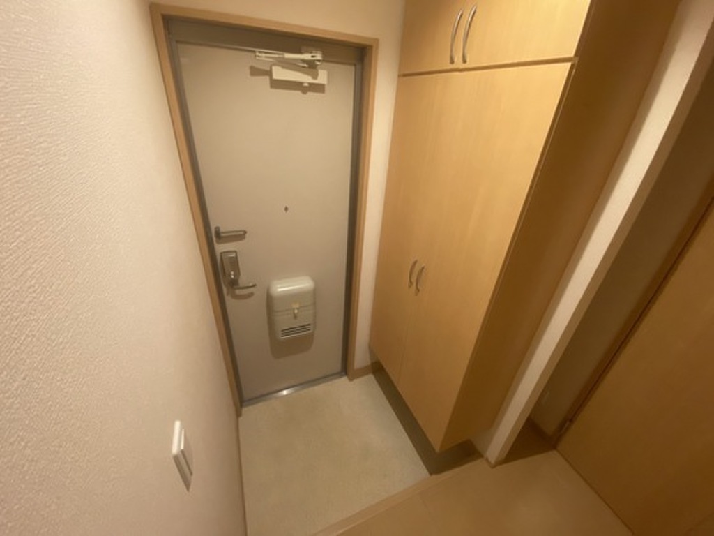 (2/24) 玄関 (2/24) 玄関