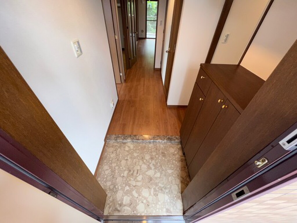 (8/22) 玄関 (8/22) 玄関