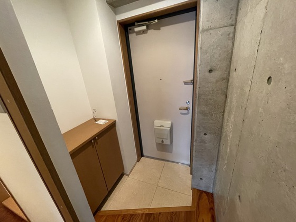 (8/24) 玄関 (8/24) 玄関