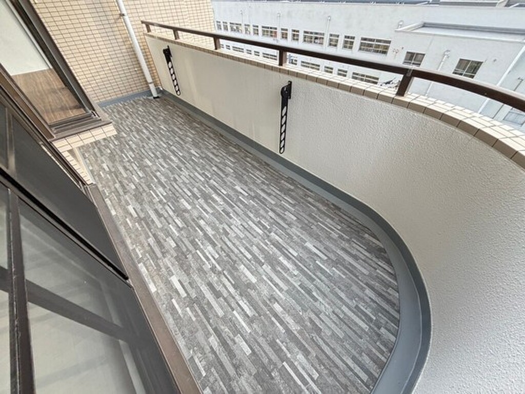 (11/21) バルコニー (11/21) バルコニー