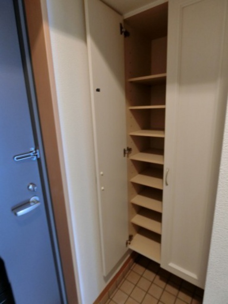 (8/23) 玄関 (8/23) 玄関