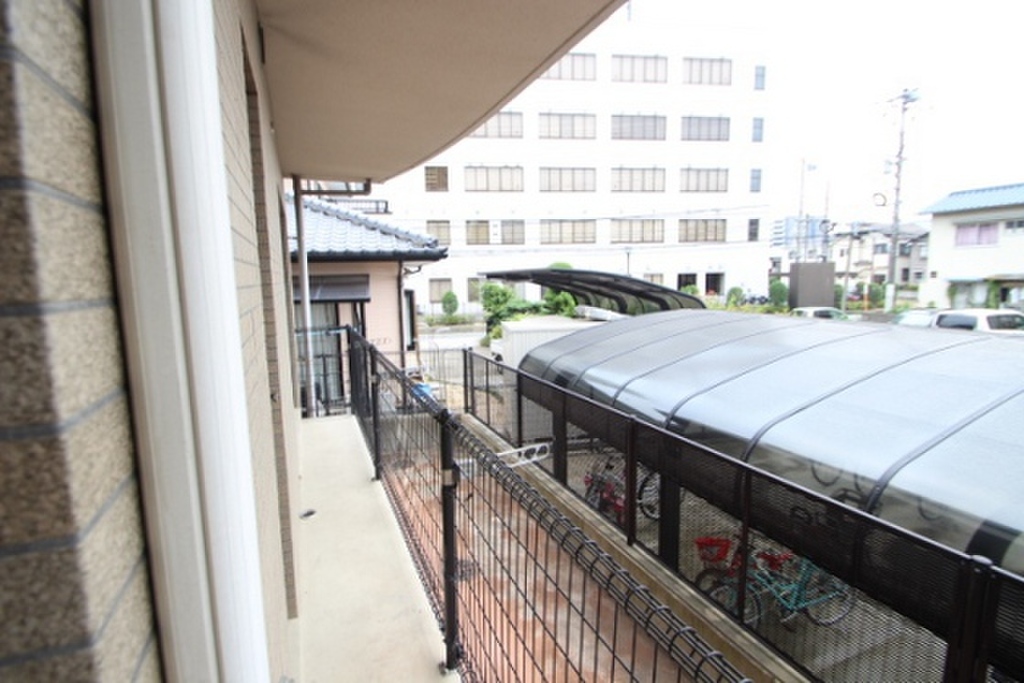 (13/23) バルコニー